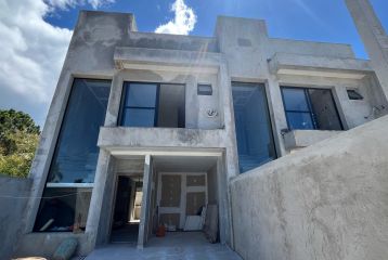 REF 303- SOBRADO TRIPLEX PRAINHA 1 E 2