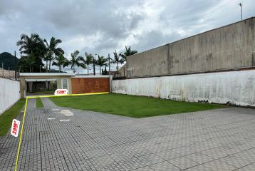 REF 390- TERRENO EM CAIOBÁ COM CASA